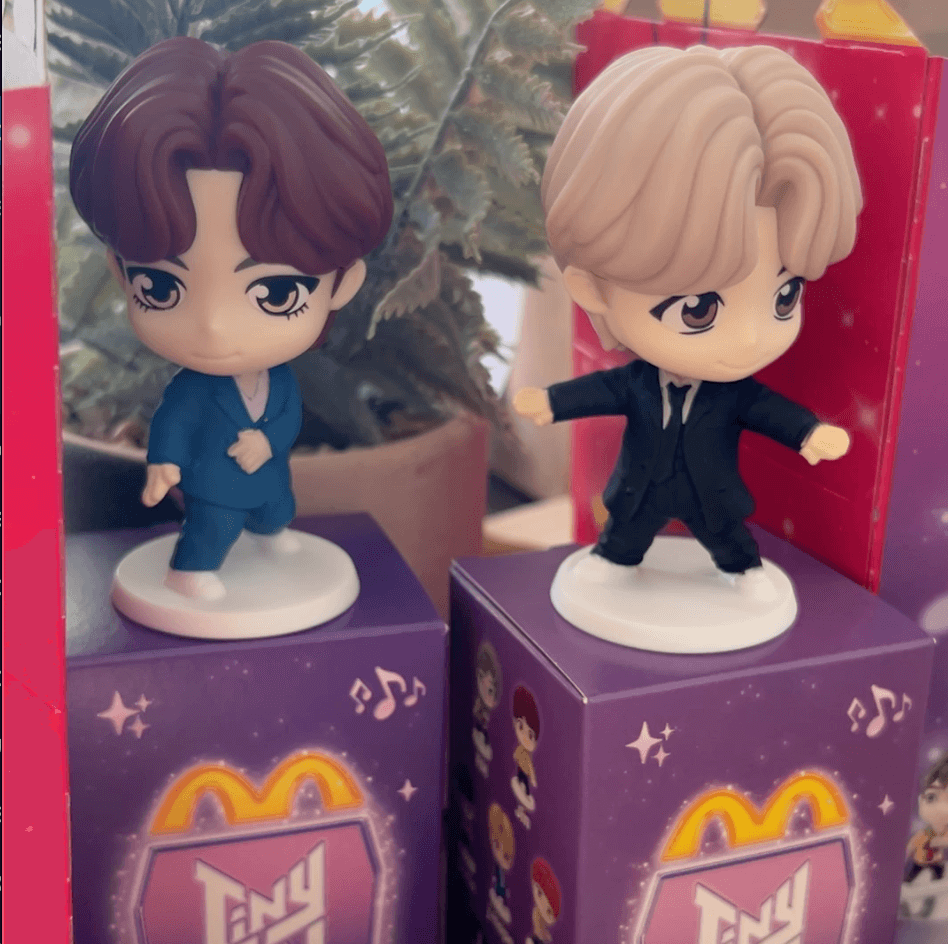Jung Kook & V - Mcondald's Happy Meal BTS TinyTAN 2025