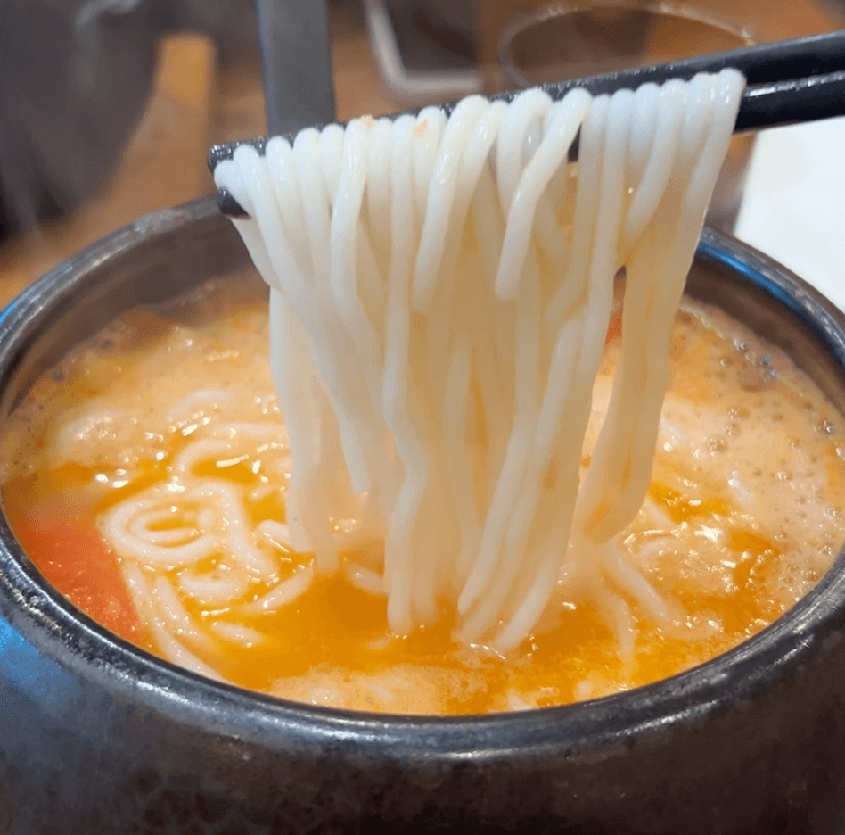 Tomato Crossing the Bridge Rice Noodles at Yunshang