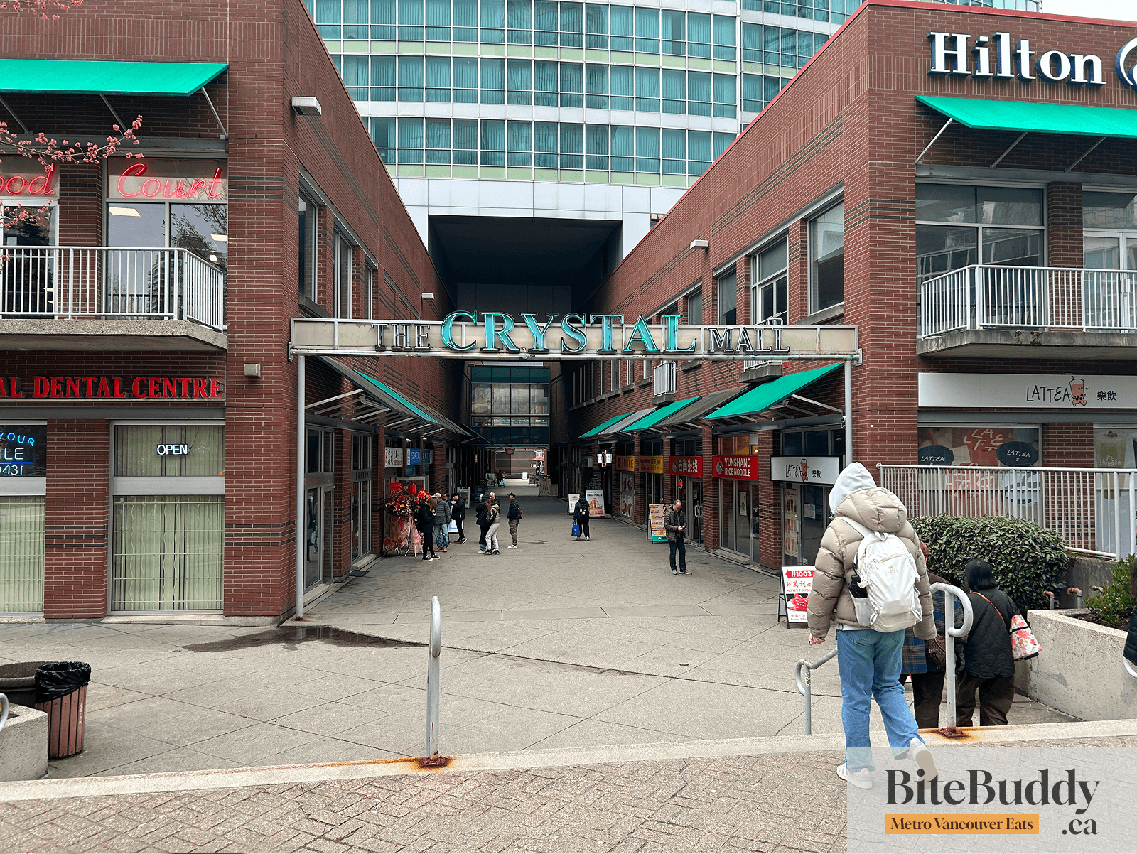 Long line outside money foods ent at crystal mall