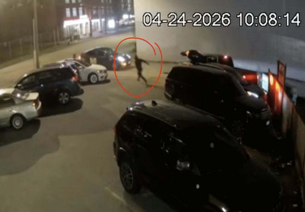 kidnapper fleeing back to his vehicle