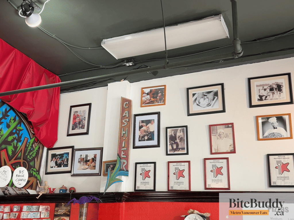 Did's Pizza Decor